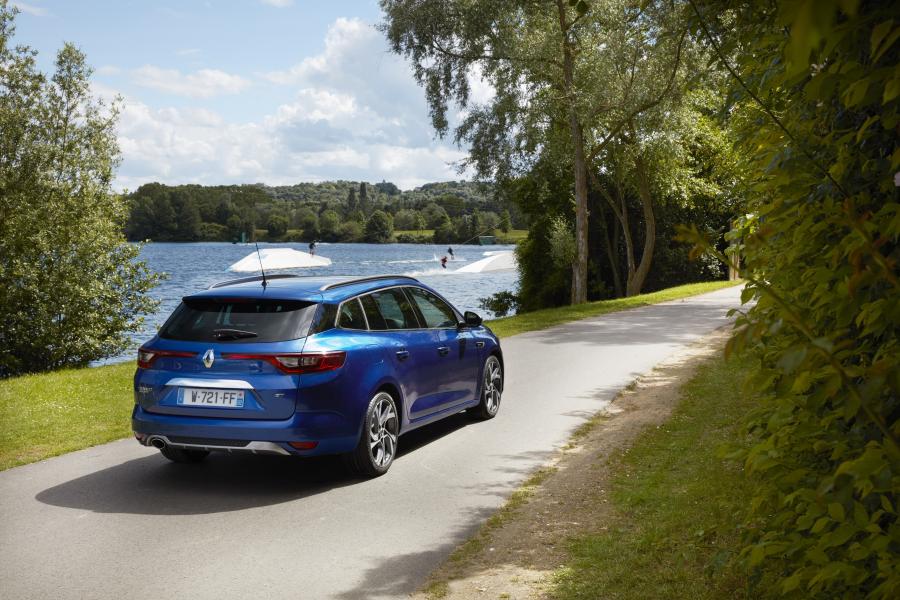  Renault Megane Estate GT 2016 года  (фото 13 из 30)